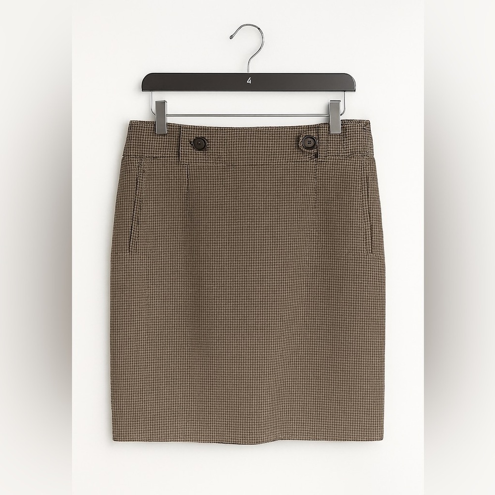 Banana Republic Size 10 wool blend tan and brown plaid skirt.  #fallwinterskirt